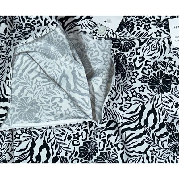 chaus secret stretch waist capri in white/black floral print Size 14 NWT - Picture 3 of 6
